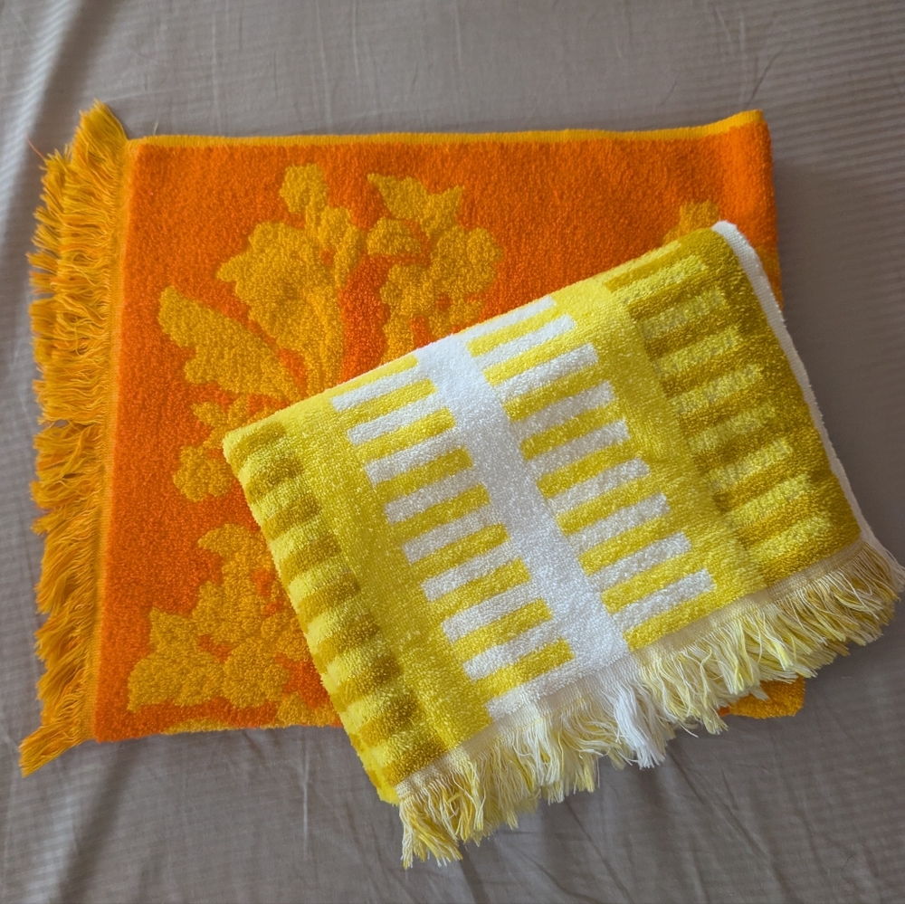 Vintage 1960/70s Orange and Yellow Floral Towels